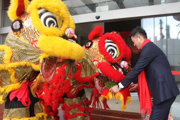 千秋偉業(yè)添錦繡 萬里鵬程展宏圖 —— 常青樹舞獅獻瑞賀新春，歡天喜地迎開工！